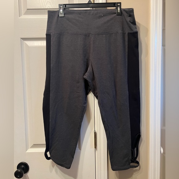 Pants - Women’s plus size yoga crop leggings size XXL